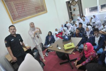 BUMN Hadir - Peserta SMN Kunjungi Rumah Kreatif BUMN