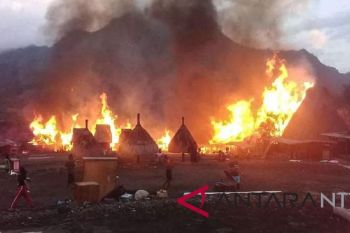 Kemensos bantu warga kampung adat Gurisina Rp1,5 miliar