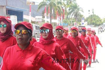 Peserta gerak jalan indah di Timika tempuh rute sembilan kilometer