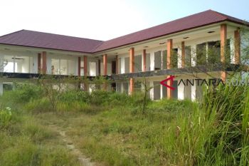 Gedung AKN Muratara dinilai tak layak karena korupsi