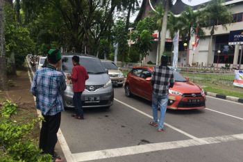 HMI Cabang Padang galang dana untuk korban gempa NTB