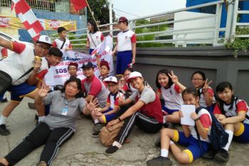 Bandarlampung residents enthusiastically welcomes Asian Games torch