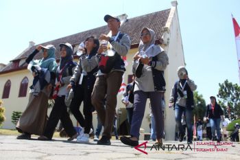 BUMN Hadir - Siswa Sumbar dikenalkan berbagai seni-budaya Sulsel
