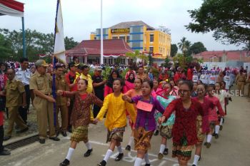 Ribuan pelajar ikuti lomba gerak jalan
