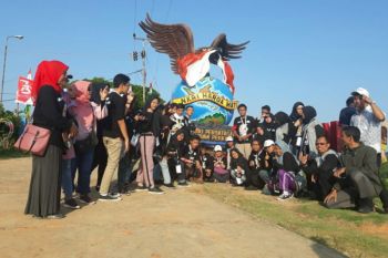 Pelajar DKI di ujung negeri
