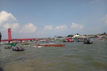 Serunya nonton perahu bidar setahun sekali