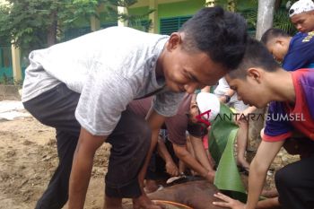 Sekolah bagikan kurban untuk siswa dan warga tidak mampu