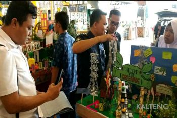 Adu kreativitas 30 tim pelajar di lomba mading tiga dimensi