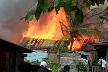 Bupati sesalkan mobil damkar sering rusak