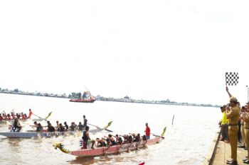 Batola kembali gelar Lomba Dayung Naga