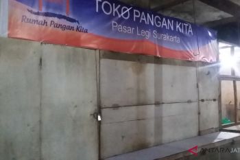 Permudah pedagang, Bulog buka kios di Pasar Legi