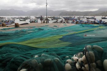 Nelayan Pantai Popoh Tidak Melaut