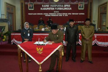 DPRD Gunung Mas terima LKPJ APBD 2017