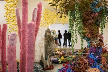 Pameran seni rupa rajut