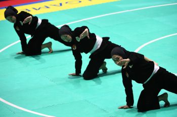 Pencak silat beregu putri sumbang emas