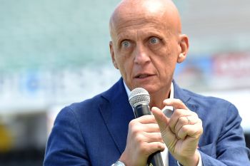 Collina mundur jadi ketua wasit UEFA, ini alasannya