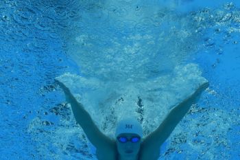 Perenang putri Jepang pecahkan rekor dunia