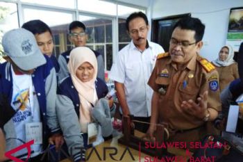 BUMN Hadir - Peserta SMN Sumbar tertarik naskah Lontara