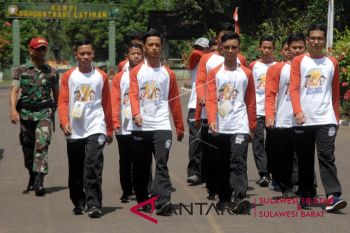 BUMN Hadir - Peserta SMN Sumbar ikuti latihan bela negara