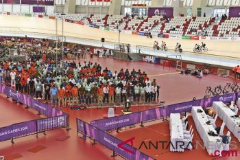 Shalat Jumat Di Arena Lomba