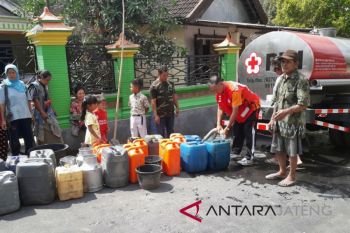Daerah terdampak kemarau di Banyumas nikmati bantuan air bersih