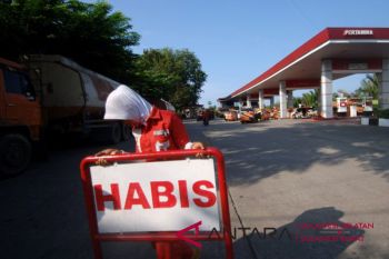 Warga Mamuju kesulitan mendapatkan BBM