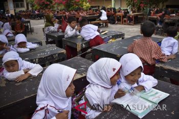 Kegiatan bermain hingga hipnotis jadi terapi anak-anak korban gempa NTB