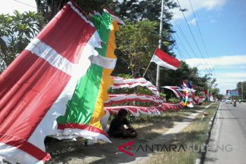 Palu dibanjiri pedagang asesoris 17 Agustus