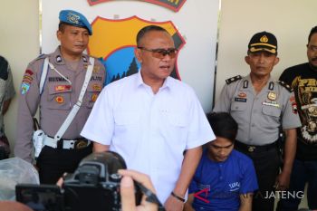 Sakit hati tak diberi rokok, salesman dibunuh