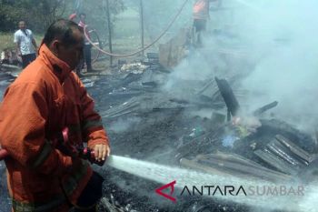 Di hari kemerdekaan, dua rumah di Agam terbakar