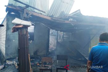 Senin sore, lima rumah ludes terbakar di Padang