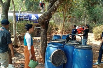 Warga Desa Raguklampitan kekurangan air bersih