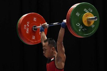 Sepuluh lifter putra perebutkan medali kelas 56 Kg