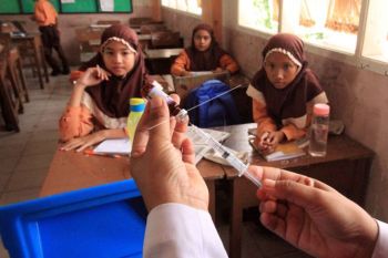 Menkes tunda pelaksanaan imunisasi MR bagi muslim