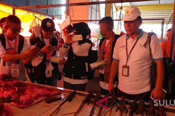 BUMN HADIR - Peserta SMN 2018 kunjungi pasar ekstrem Tomohon