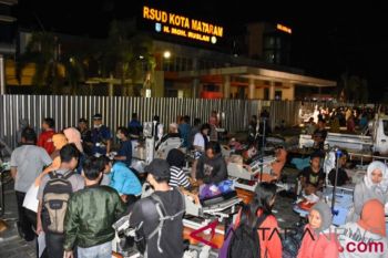RSUP NTB kewalahan tangani korban gempa, tempatkan pasien di area parkir