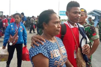 Ratusan pemusik bambu "kamen berok" tiba di Biak