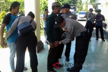 Petugas sarana perkeretaapian jalani pemeriksaan kebugaran