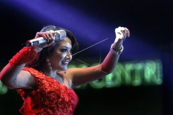 Aransemen baru "lagi syantik" dikritik, ini tanggapan Siti Badriah