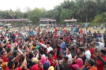 Herman Deru hibur masyarakat kecamatan Muara Lakitan