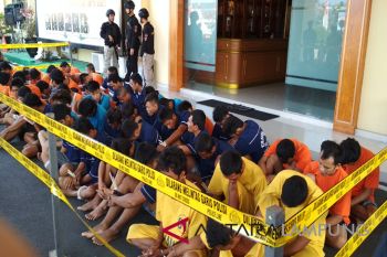 Polda Lampung tembak tiga penjahat