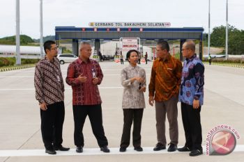 Menteri BUMN uji jalan tol Sumatera 160 km/jam