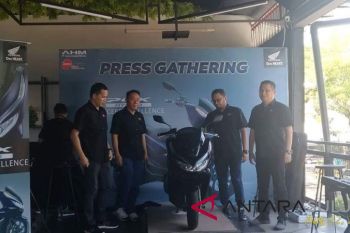 Honda perkenalkan PCX Hybrid di Manado