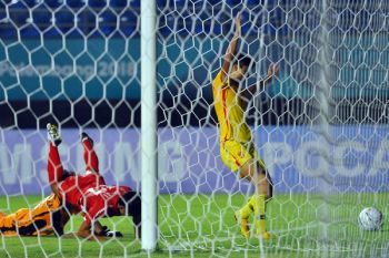 Asian Games (sepak bola) - Korea Utara dijegal China babak penyisihan