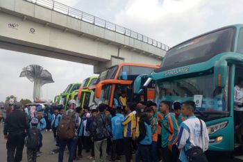 Siswa Babel diajar membuat pakaian adat Kulawi (vidio)