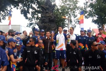 Kirab api obor Asian Games di Bukittinggi berakhir di Istana Bung Hatta