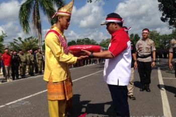 Peserta turing Merah Putih disambut di tempat bersejarah