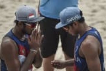 Voli pantai putra Indonesia ke semifinal