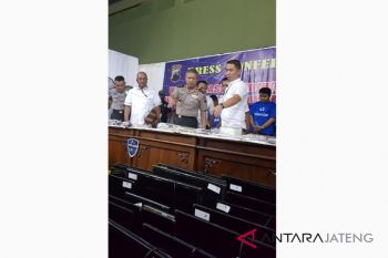 Judi berkedok warnet dibongkar polisi