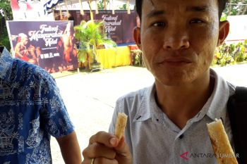 Menikmati aneka olahan penganan khas Mentawai berbahan sagu